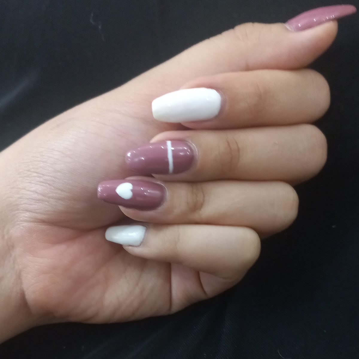 کاشت ناخن وطراحی